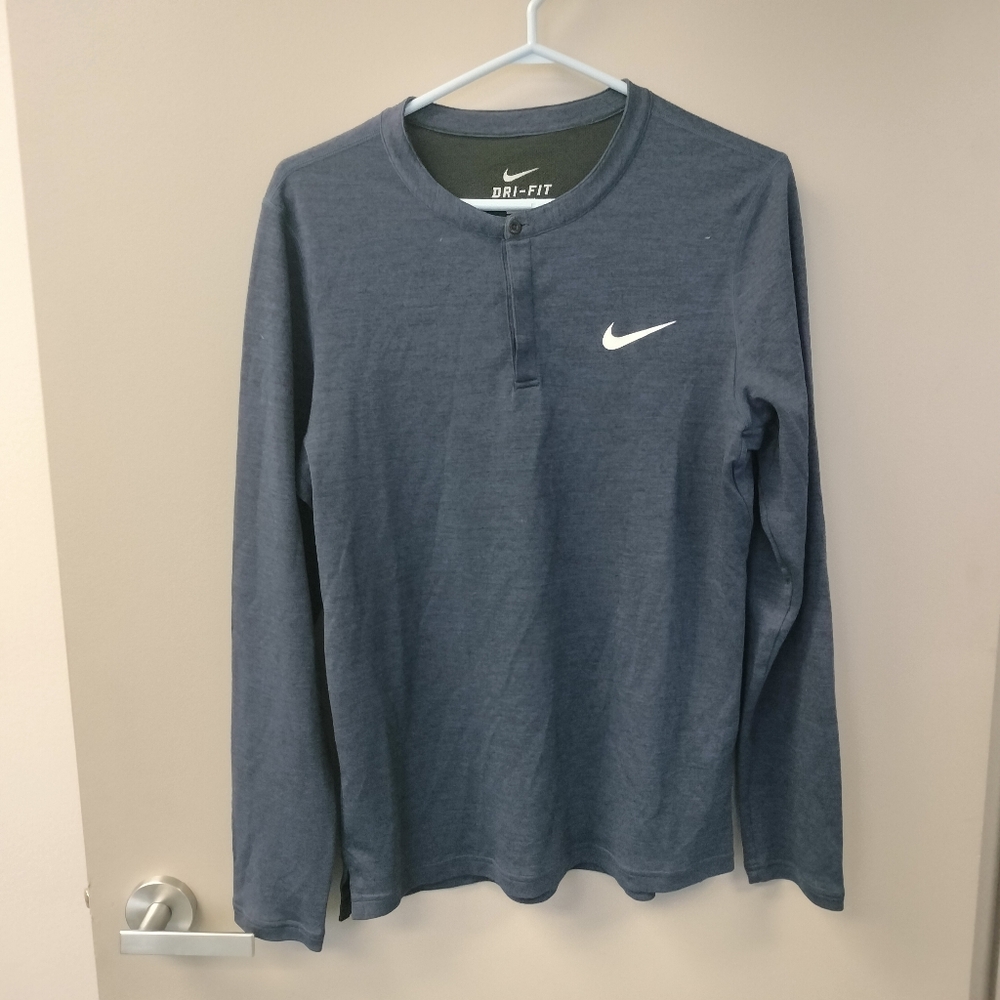 Nike DriFit Long Sleeve sweater